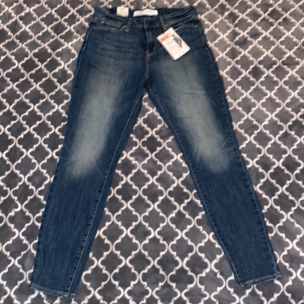 Ladies levis Strauss Mid rise skinny jeans